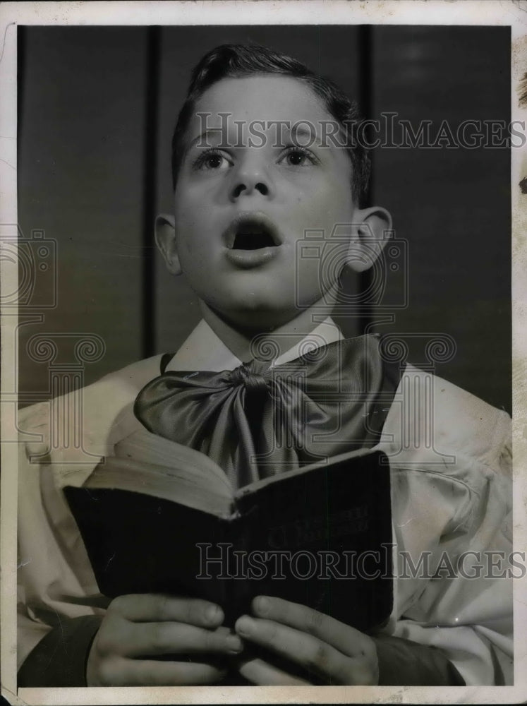 1943 Louis Sande choir at St.Mary&#39;s Roman Catholic Church. - Historic Images