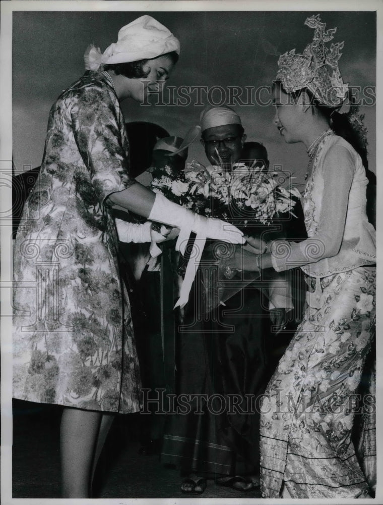 1961 Press Photo Princess Alexandra of Kent, Burma&#39;s Sao Hkun Hkio - nea74286 - Historic Images