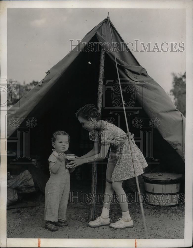 1940 Press Photo Joan & King Irvine, pioneer kids to move from Fla. to Bahamas - Historic Images