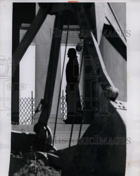 1970 Statue at Jefferson Memorial being repaired in D.C.  - Historic Images