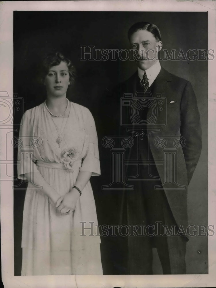 1922 England's Princess Mary & Lord Lascelles  - Historic Images