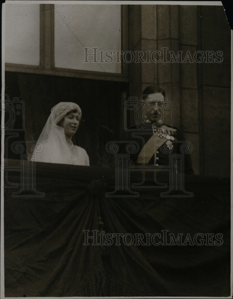 1922 Princess Mary Weds Lord Lascelles Buckingham Palace Reception - Historic Images