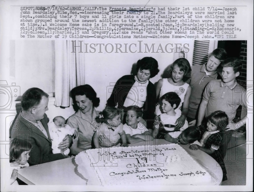 1962 Francis Beardsley and 1st child Joan Gerald Teresa Phillip - Historic Images