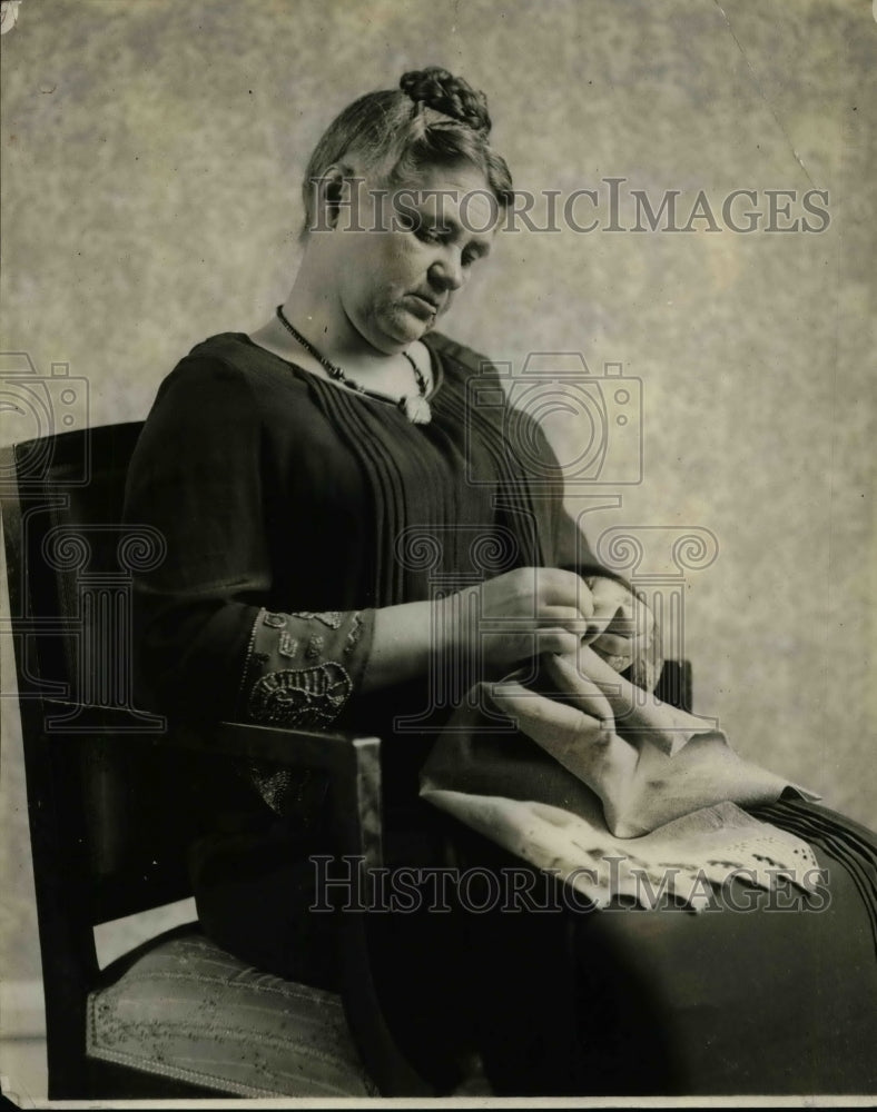 1924 Mrs Magnus Johnson, wife of Minn. Senator  - Historic Images