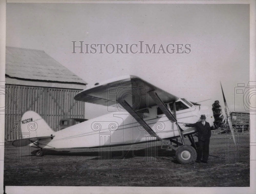 1938 White & Gold Monoplane Carrying Four to Death California Pea - Historic Images