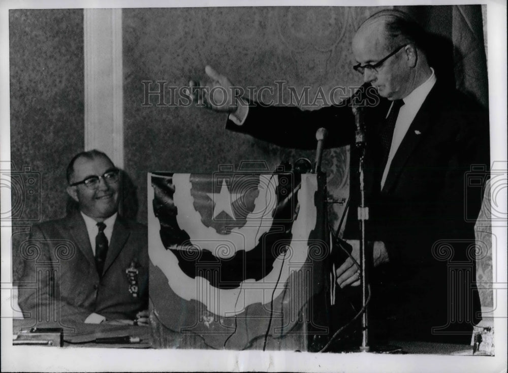 1968 Gov.Lester Maddox of Georgia addressed to Tenn.delegation. - Historic Images