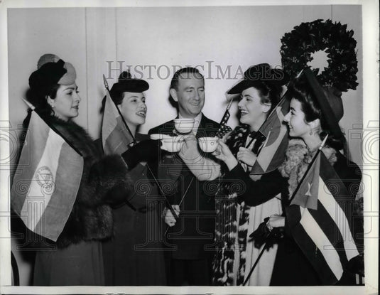 1941 Elena Quinonez, Mercedes Lucy Sanez Davilla, Edward Dougherty - Historic Images