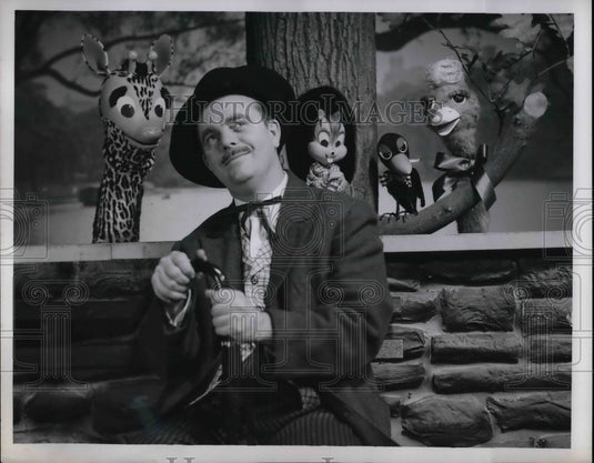 1952 Pupper master Bill Sears on "In the Park"  - Historic Images