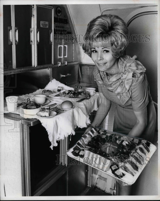 1969 Press Photo Terry Ring Cooking - nea75141 - Historic Images