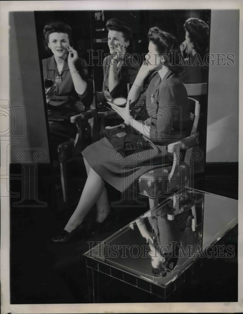 1944 Shirley Barrett at the Home Furnishings Show in Chicago - Historic Images