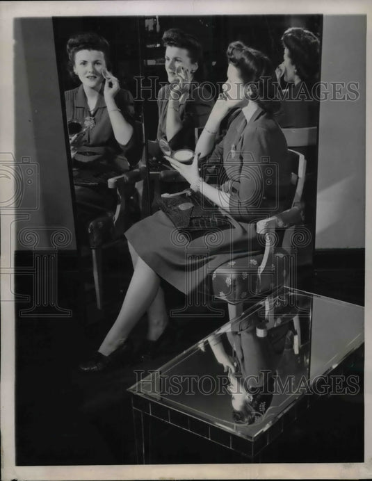 1944 Shirley Barrett at the Home Furnishings Show in Chicago - Historic Images