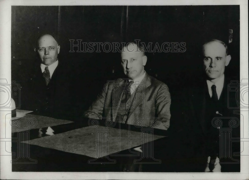 1934 R. Colvin, Agent, & Attorneys Clarence Perrin and John Gungil - Historic Images