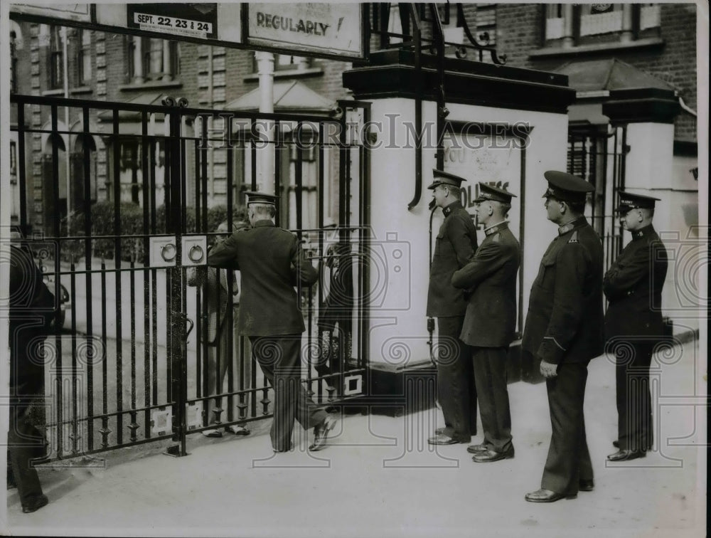 1934 Congress Hall Clapton High Council London Salvation Army - Historic Images