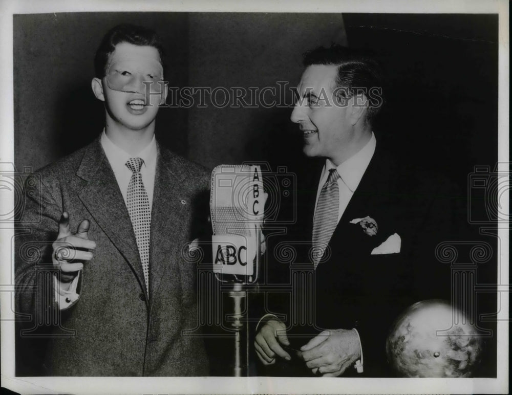 Press Photo Sean Downey, Ted Mack, on ABC's "Original Amateur Hour" - Historic Images