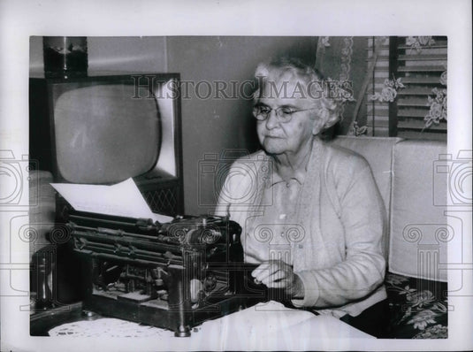1957 Press Photo Mrs Laura Quinn Marion Justice Of Peace Williamson County - Historic Images