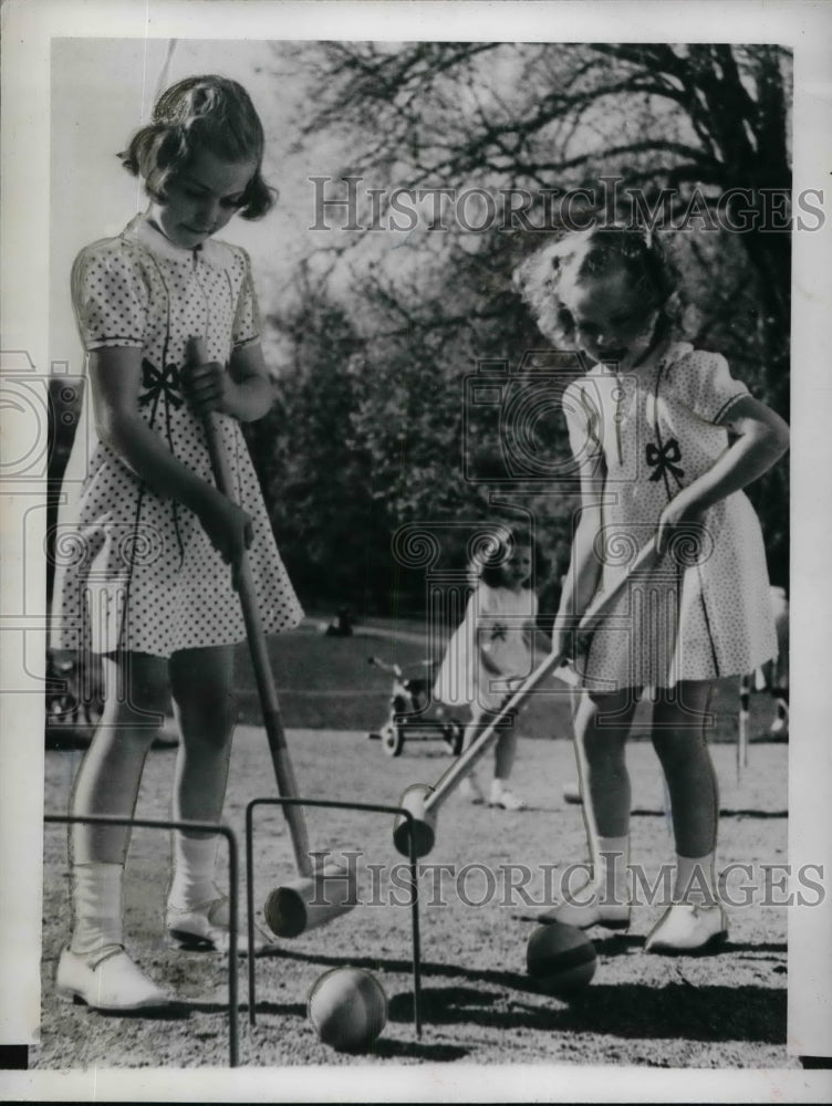 1942 Press Photo Princess Margaretha & Princess Birgitta of Sweden - nea75800 - Historic Images