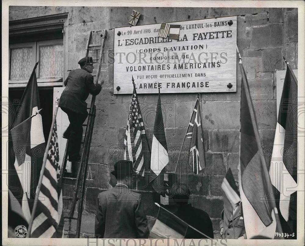1944 Rejoicing Civillians Of Lucedil Decorate With Flags During War - Historic Images