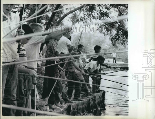1962 Fishing Derby St Louis Fisherman Contest Mississippi River - Historic Images
