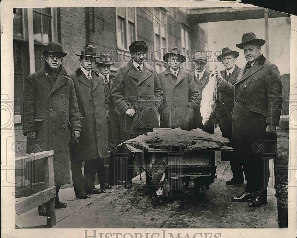1919 Charles S. Wallin &amp; Mayor Jewett Holding Purchased Fish - Historic Images