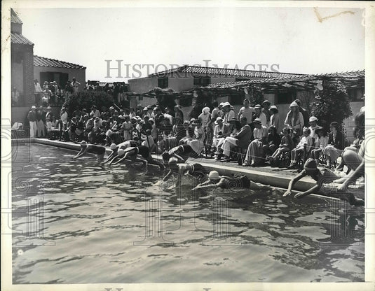 1934 Press Photo Mrs. Francis Winston At Start Of Mother's Breaststroke Race - Historic Images