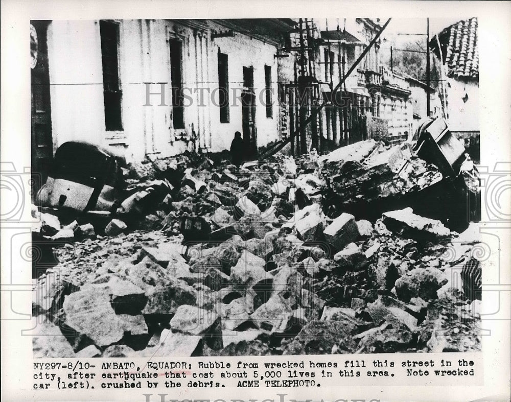 View Of Rubble From Wrecked Homes After Earthquake In Equador - Historic Images