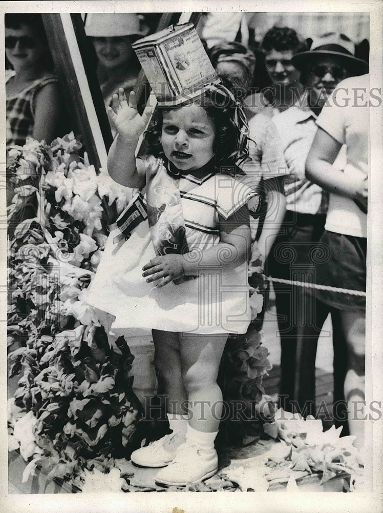 1944 Barbara Ann Curcio Wins Wildwood Annual Baby Parade  - Historic Images