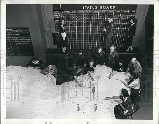 1941 Press Photo Status Board, New York City Air - nea76718 - Historic Images