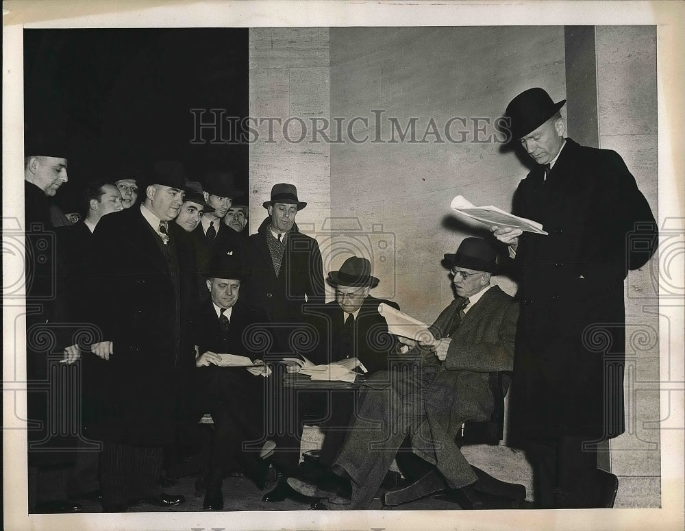 1940 Press Photo IRT subway auctioned off, C.Cuthet, A Pratt,C Leonard - Historic Images
