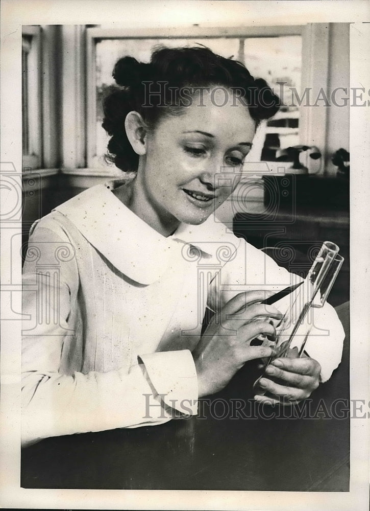 1938 Press Photo Ruth Huff Test Labs University Southern California Student - Historic Images