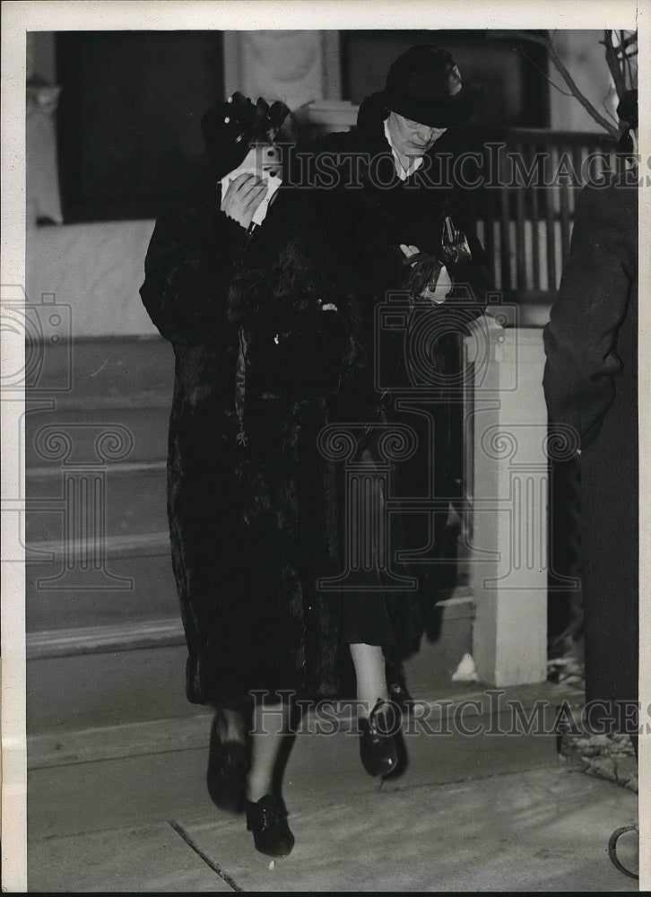 1937 Miss Loretta Harynek Eugena Attends Funeral Widow  - Historic Images