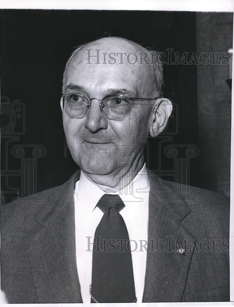 1957 Chicago, Ill Dr Walter J.R. Camp at univ of Ill  - Historic Images