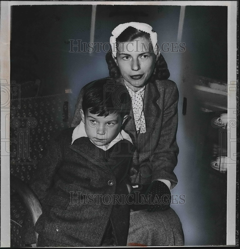 1953 Mrs Clar Hall, wife of British diplomat &amp; son Nicholas - Historic Images
