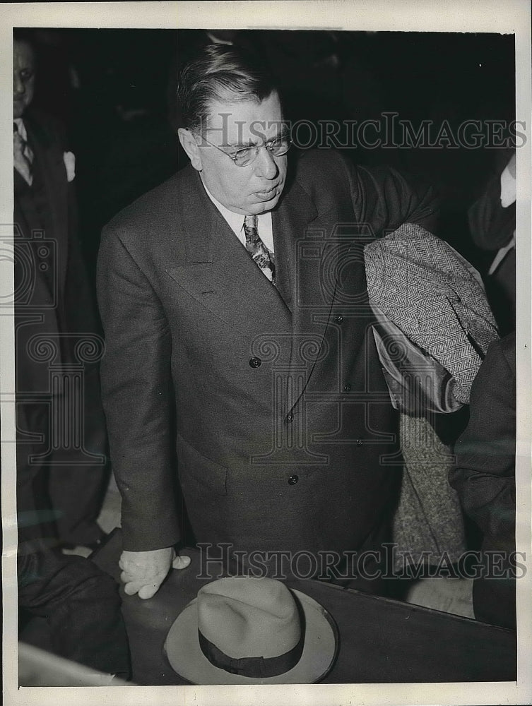 1944 Chicago, Ill Thomas Lane in court for impersonation  - Historic Images