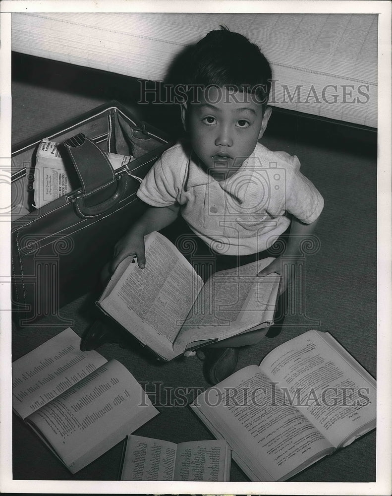 1954 Hiroshi Yasuma, youngest exchange student arrived in S.F. - Historic Images