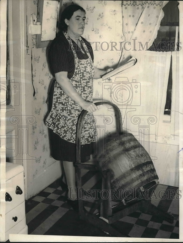 1940 Rhea Bauer, farm woman, who will play a major role in a play - Historic Images