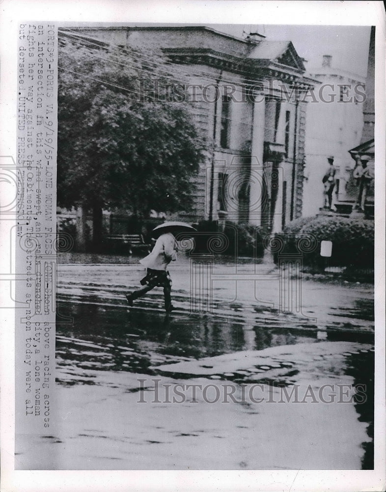 1955 Portsmouth, Va. rain as Hurricane Connie approaches city - Historic Images