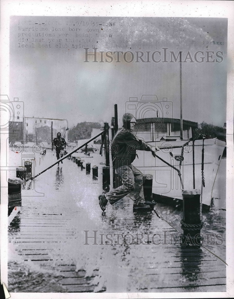 1955 Portsmouth, Va. Hurricane Connie approaches city  - Historic Images