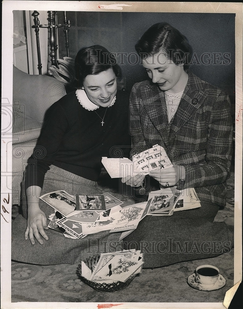 1950 Press Photo Students Nancy McGinness & Mary Mellen of Shaker Heights, Ohio-Historic Images