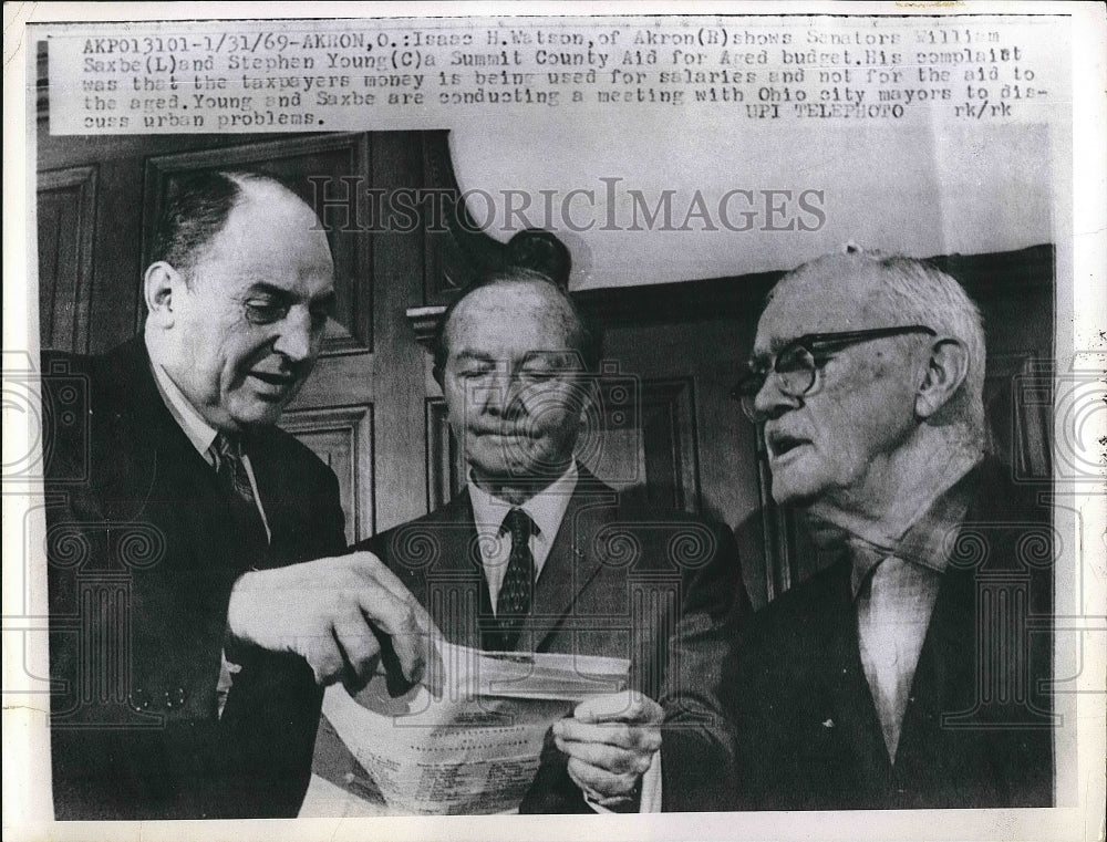 1969 Press Photo Isaac H. Watson, Senators William Saxbe, Stephen Young, Ohio - Historic Images