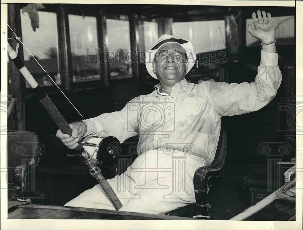 1937 Press Photo Captain Jack Young Miami Fisherman Resembles President - Historic Images