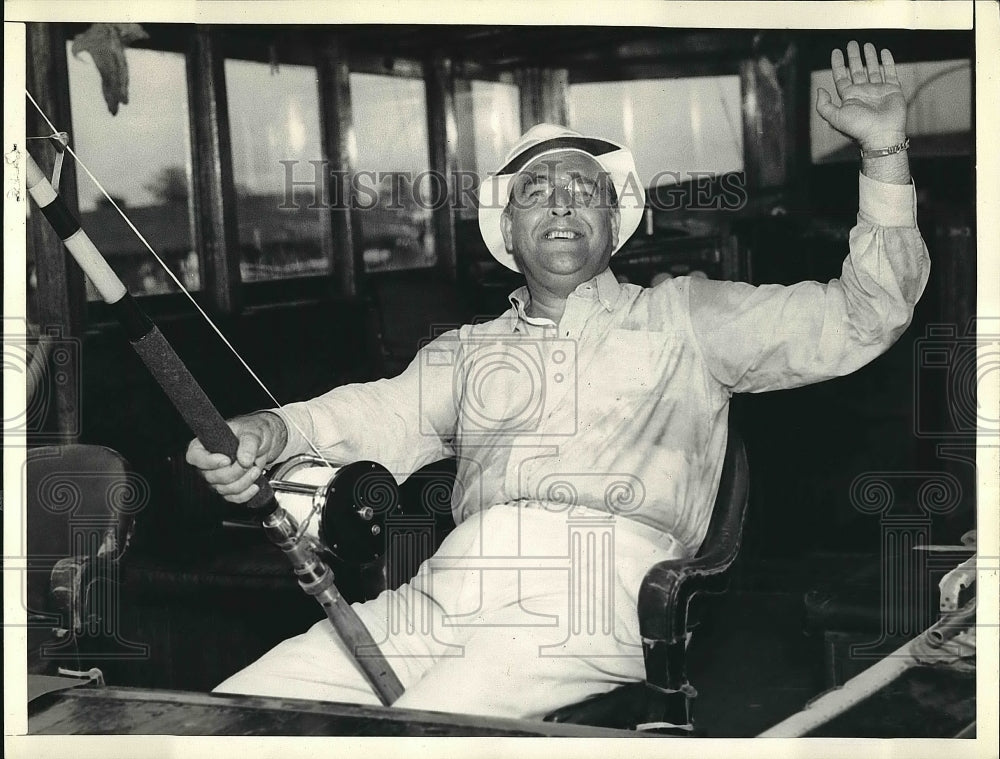 1937 Press Photo Captain Jack Young Miami Fisherman Looks Like President - Historic Images