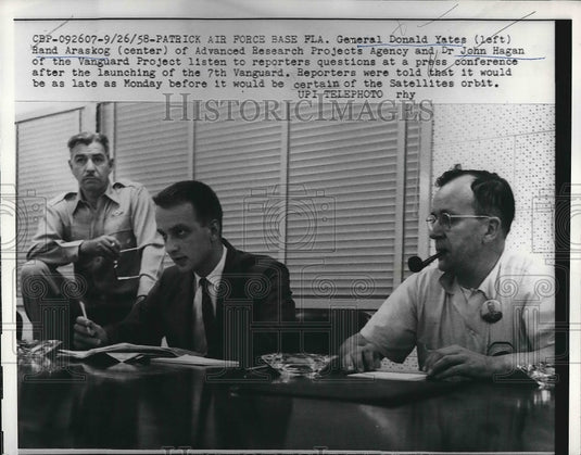 1958 Press Photo General Donald Yates John Hogan Vanguard Project Space Research - Historic Images