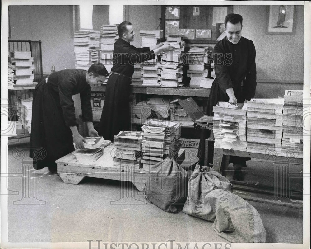 1959 Raymond Sicoske Robert Reyes Gospel Friar Catholics  - Historic Images