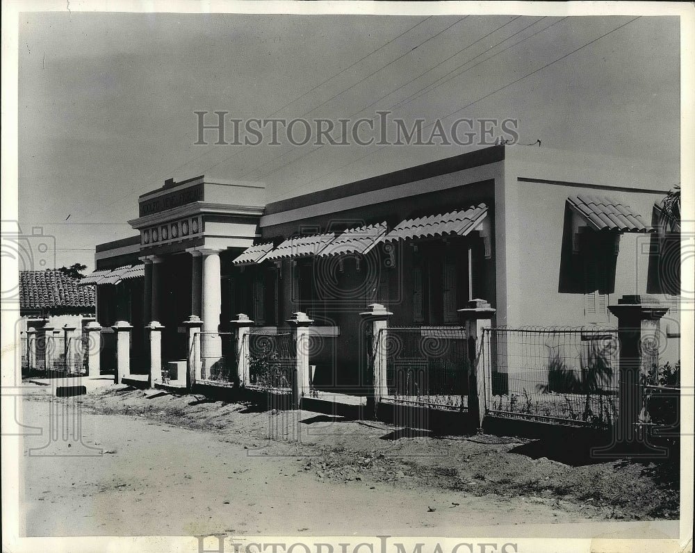 1937 Press Photo School Abandoned In Old Ghost Town - nea78040 - Historic Images