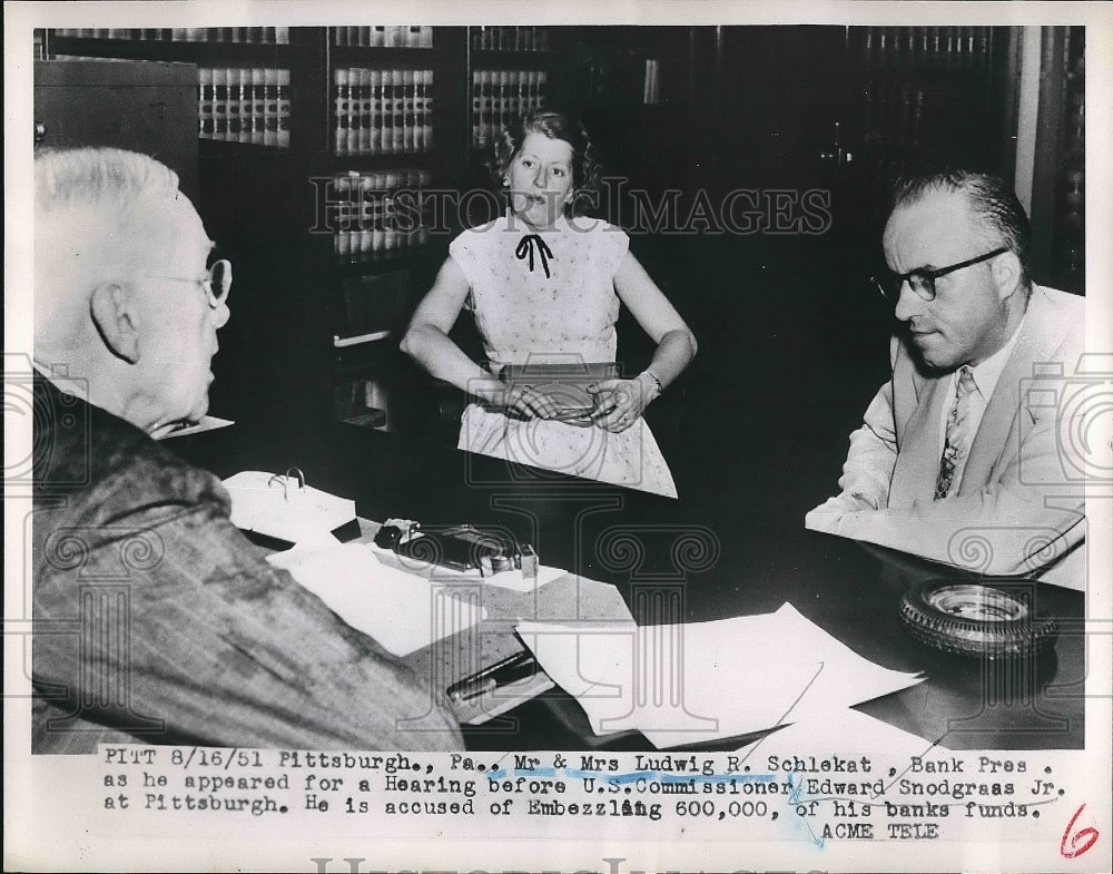 1951 Press Photo Mr Mrs Ludwig R Schlekat Bank President Embezzlement Crime - Historic Images