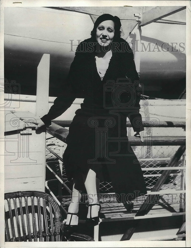 1933 Mrs. Edwin Conway, Widow of Commander Conway  - Historic Images