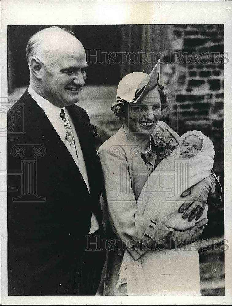 1939 Brigadier General A.C. Critchley, Wife Diana, Daughter Glenna - Historic Images