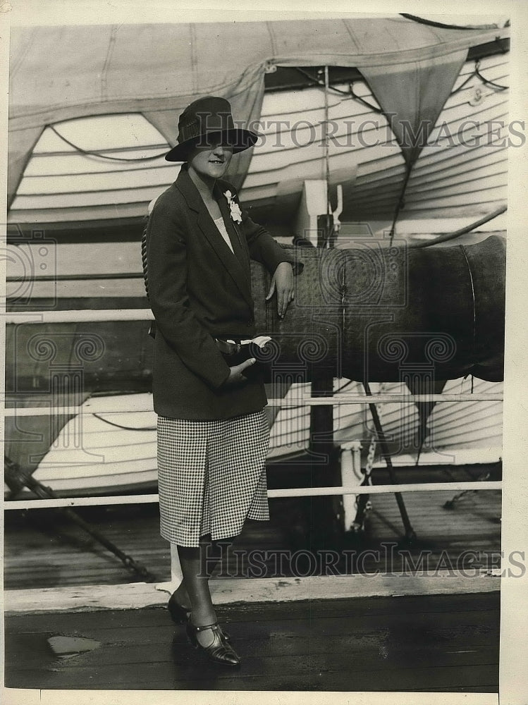 1926 Doris Sindey Lewis, English architect, visits US  - Historic Images
