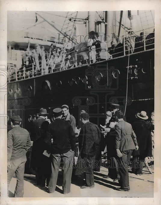 1938 Natives loading ship Aventino in Tunis  - Historic Images