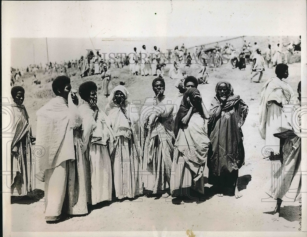 1935 Wives And Relatives Of Members Of The Ethiopian Army - Historic Images